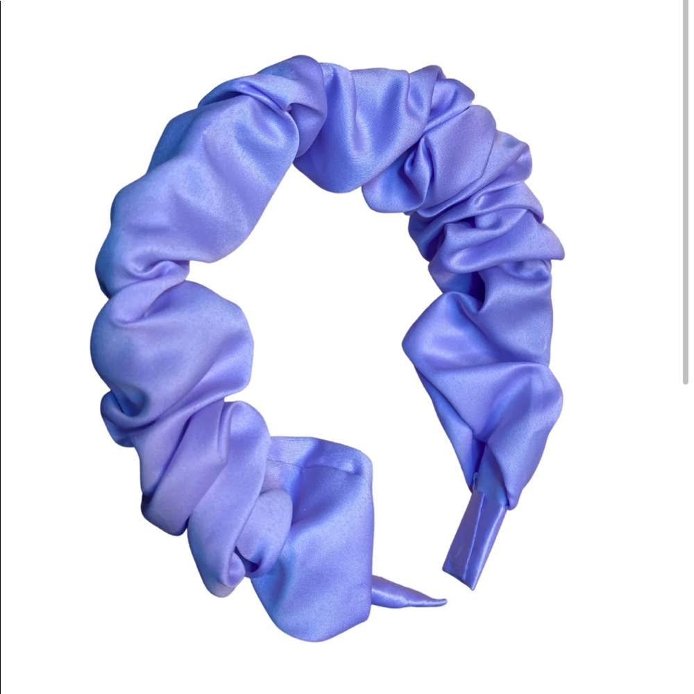 Ruffled headband.